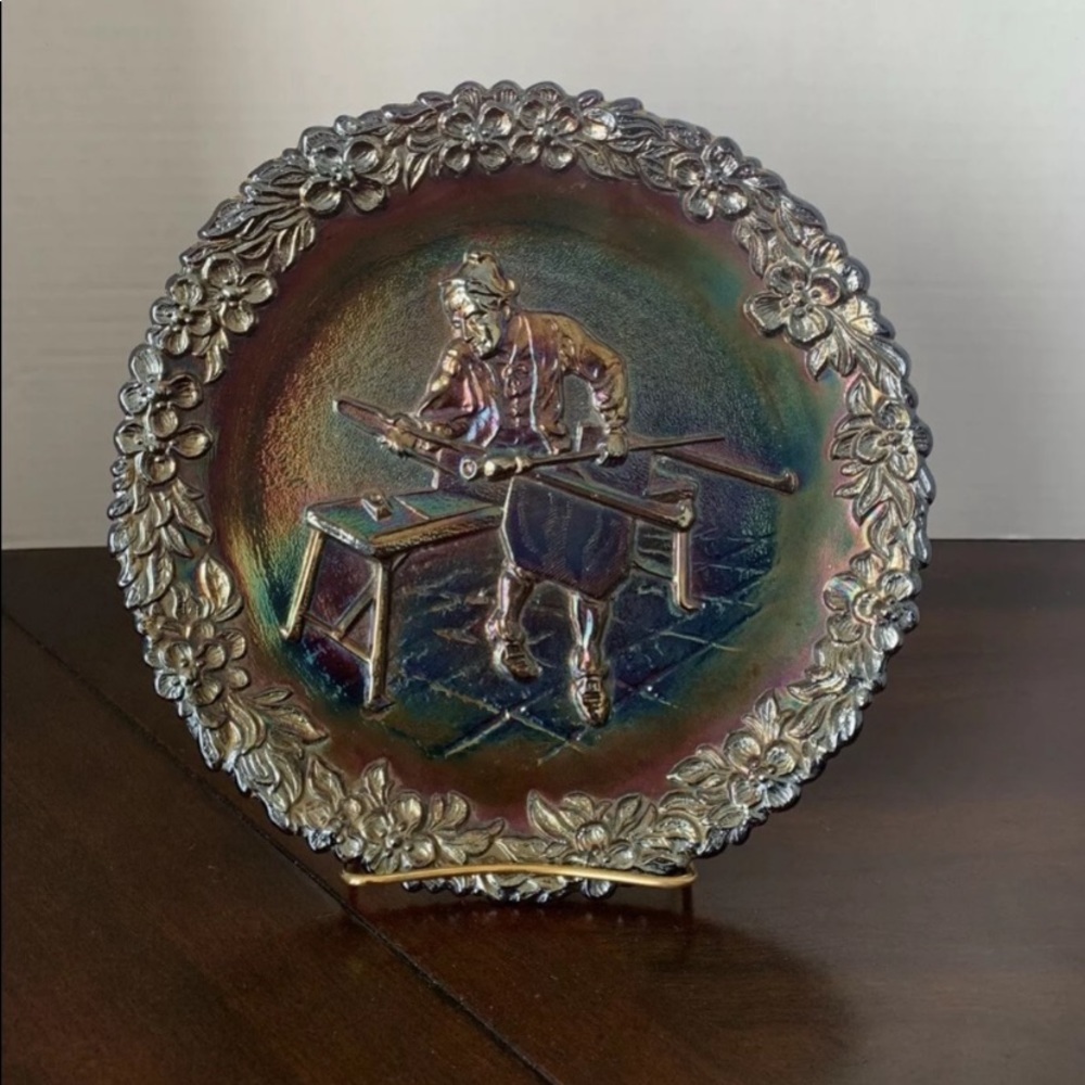 Vintage Fenton 1970 Carnival Glass Collectors Plate “Jamestown”